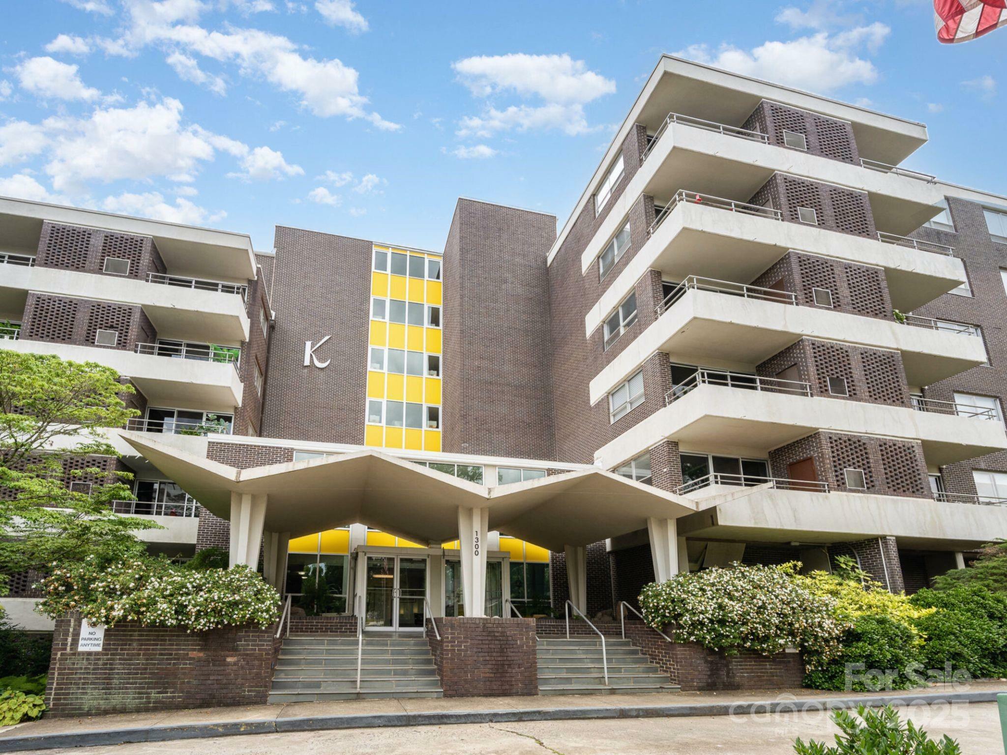 Property Photo: 1300 Reece Road 402 NC 28209