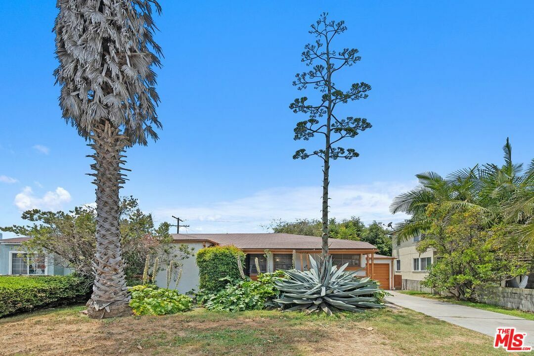 Property Photo: 6022 Dauphin St CA 90034