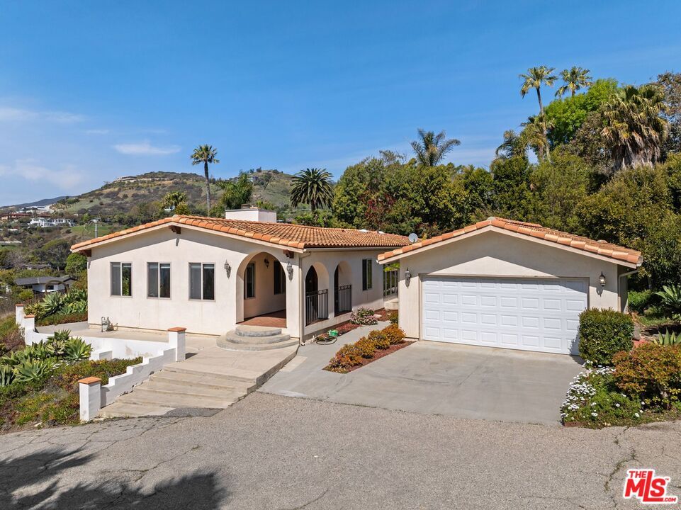 Property Photo:  27104 Sea Vista Dr  CA 90265 