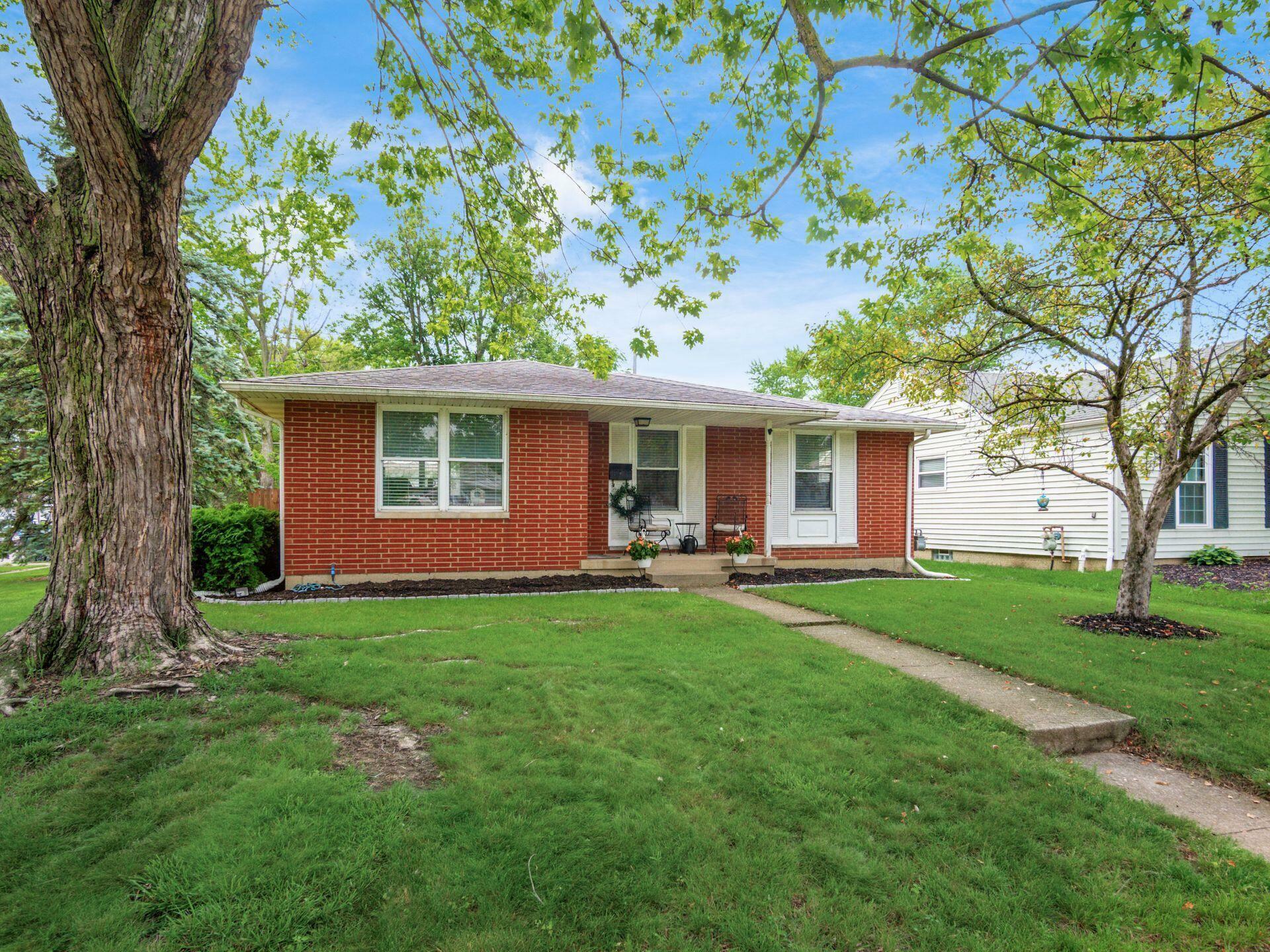 Property Photo: 1410 Chelmsford S Square OH 43229