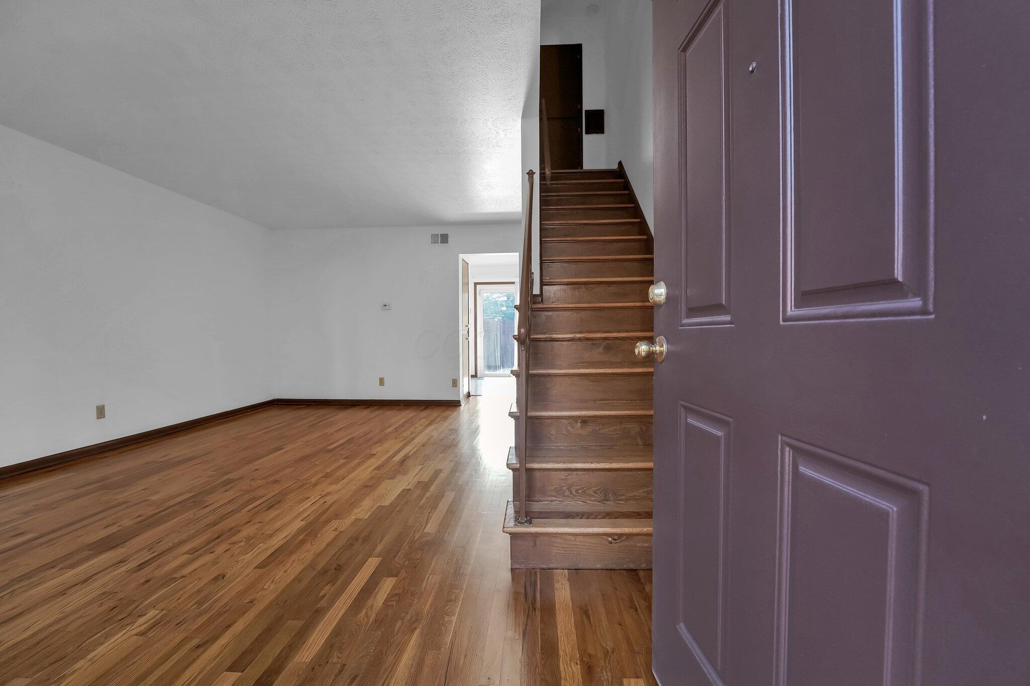 Property Photo: 1761 Willoway N Circle OH 43220