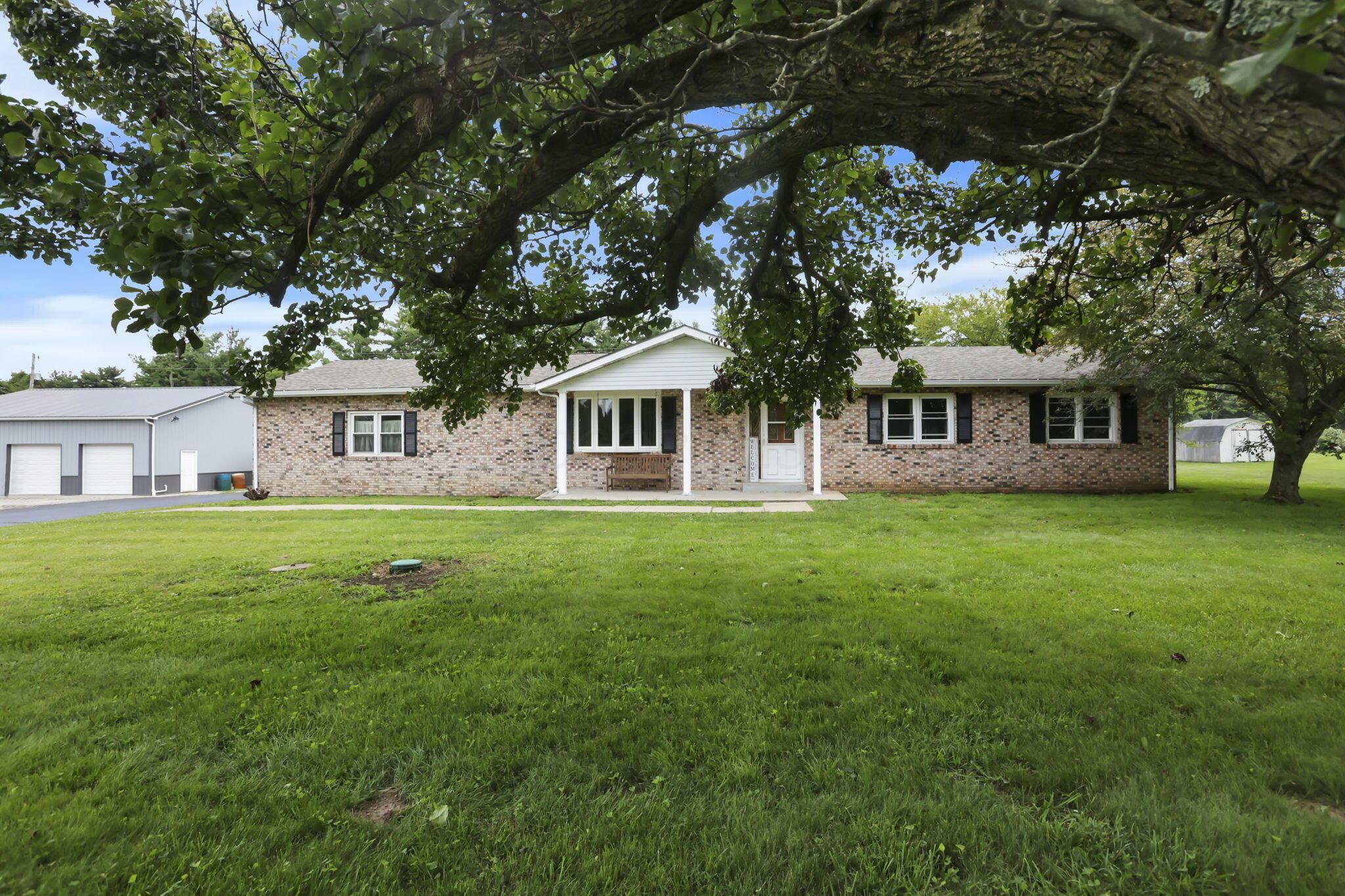 3912 Oakmont NE Lane  Lancaster OH 43130 photo