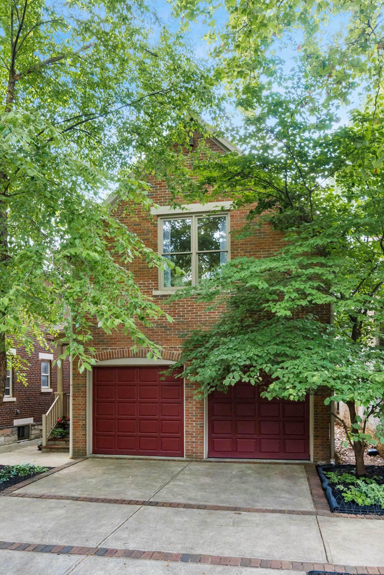 Property Photo: 702 City Park Avenue OH 43206