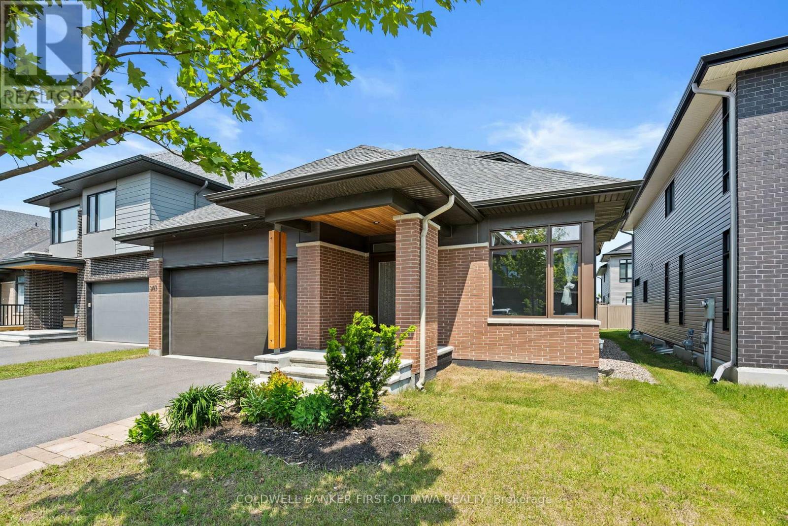 Property Photo: 945 Islington Way ON K1T 0T7