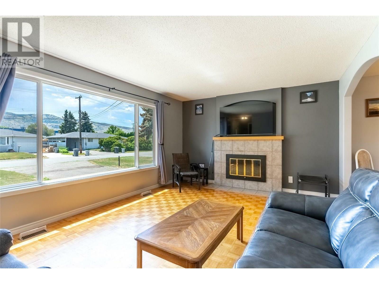 Photo de la propriété: 2012 Fleetwood Avenue BC V2B 4S4