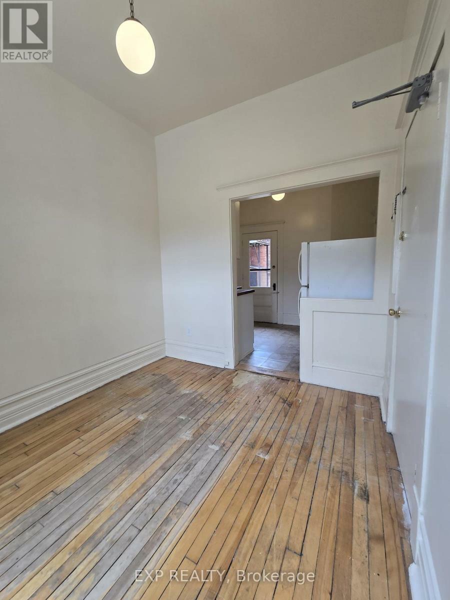 Property Photo:  453 Lewis Street 1  ON K2P 0T1 
