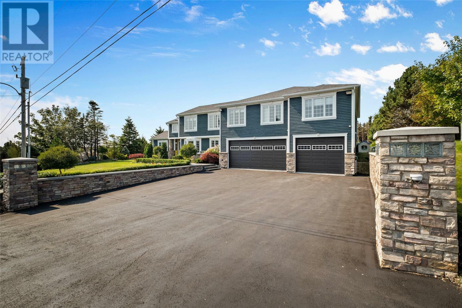 Photo de la propriété: 41 Pinehill Place NL A1L 1Y3