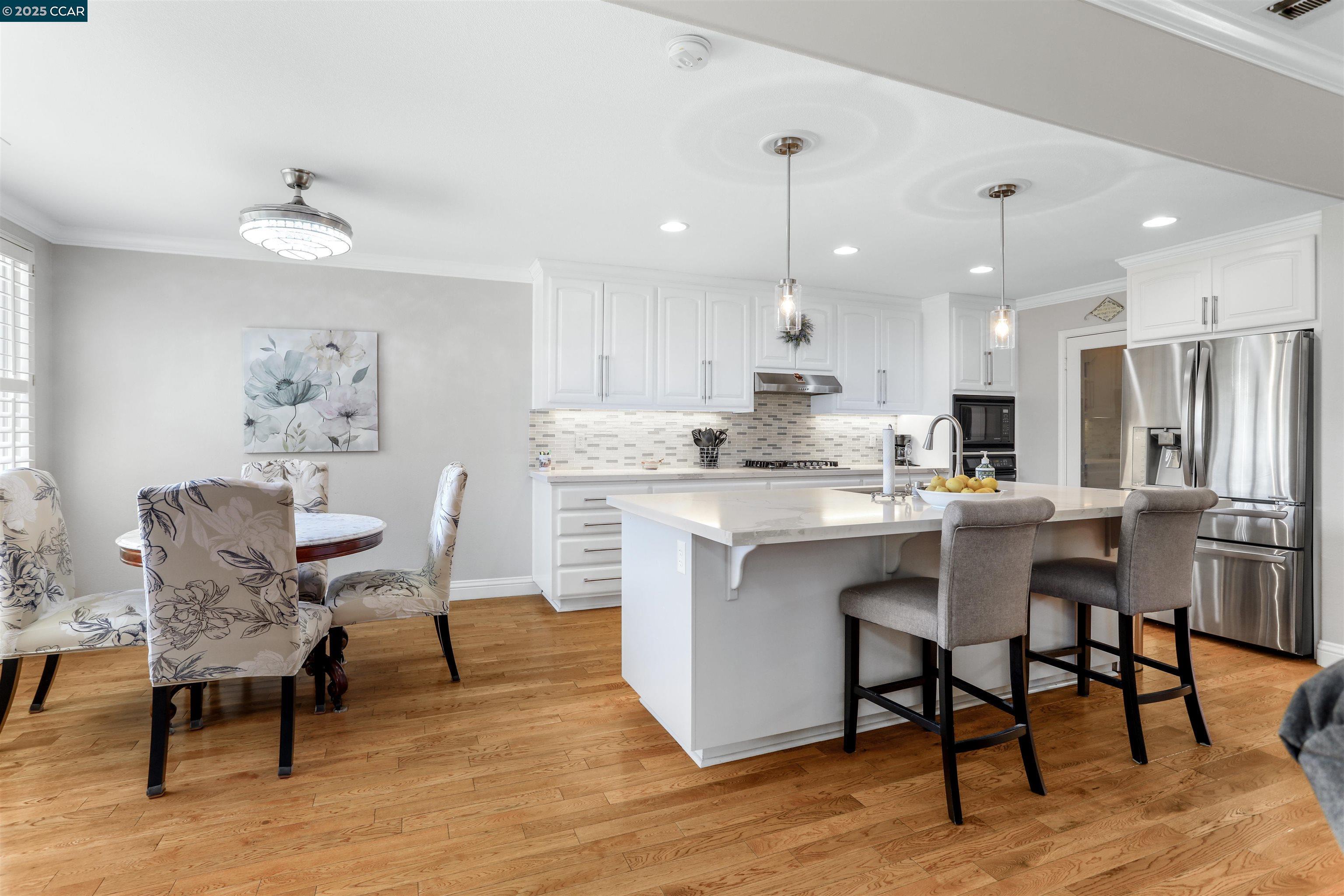 Property Photo:  5760 Gateway Ct  CA 94505 