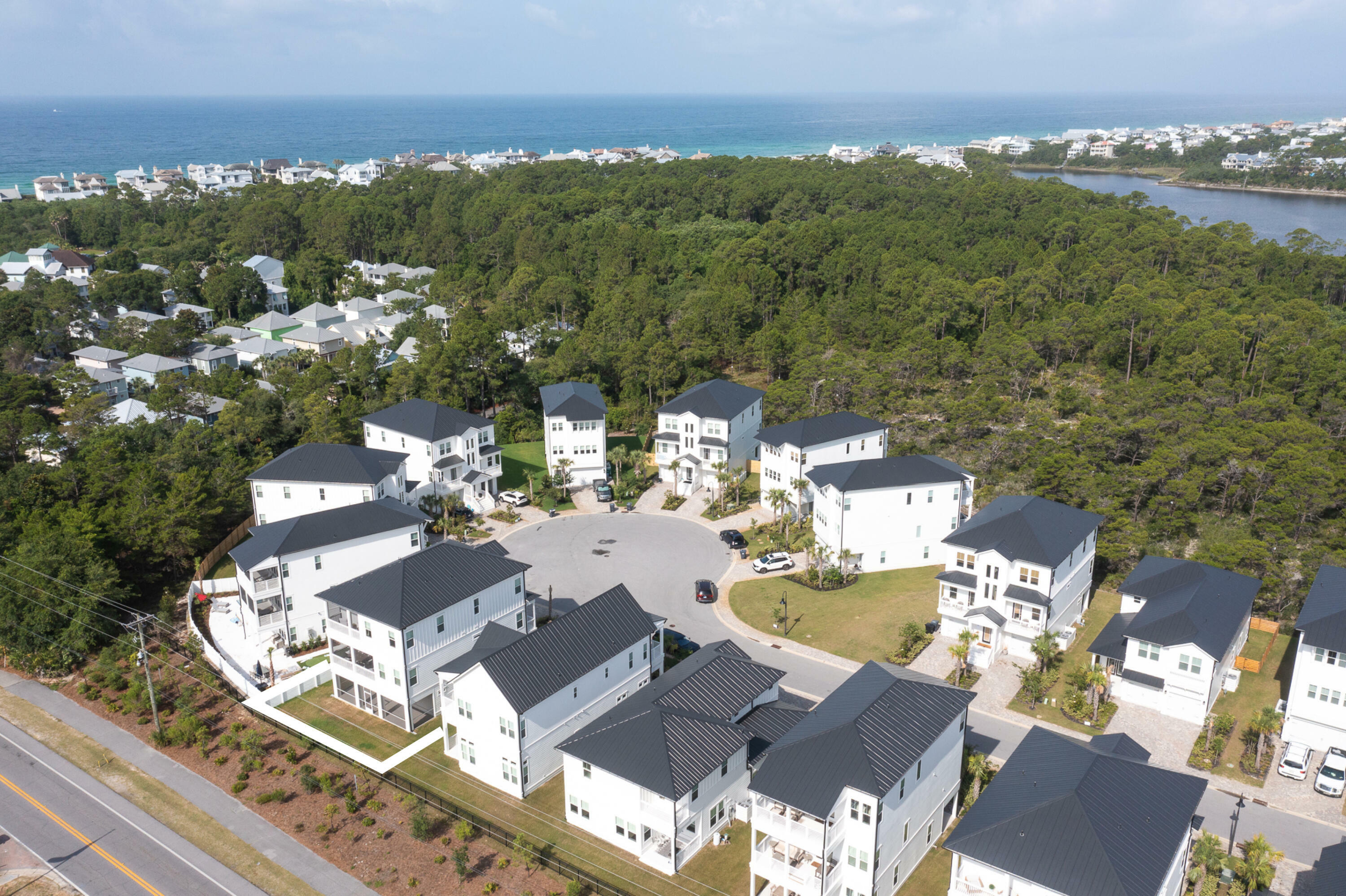 Property Photo: 125 Seaboard Lane FL 32459