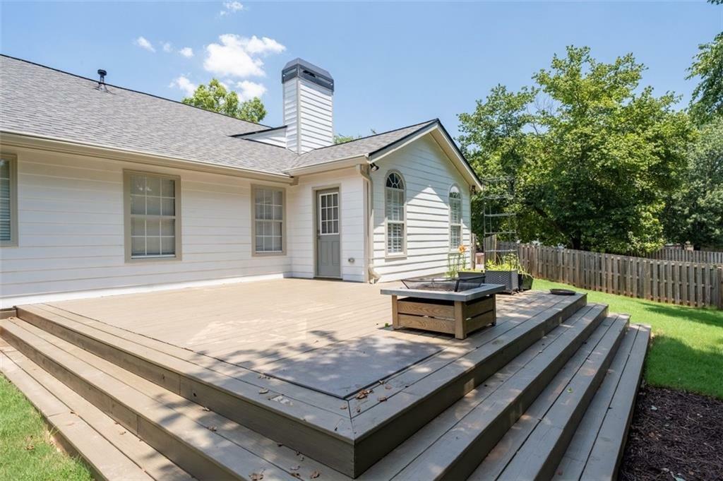 Property Photo: 1615 Overland Crossing GA 30004