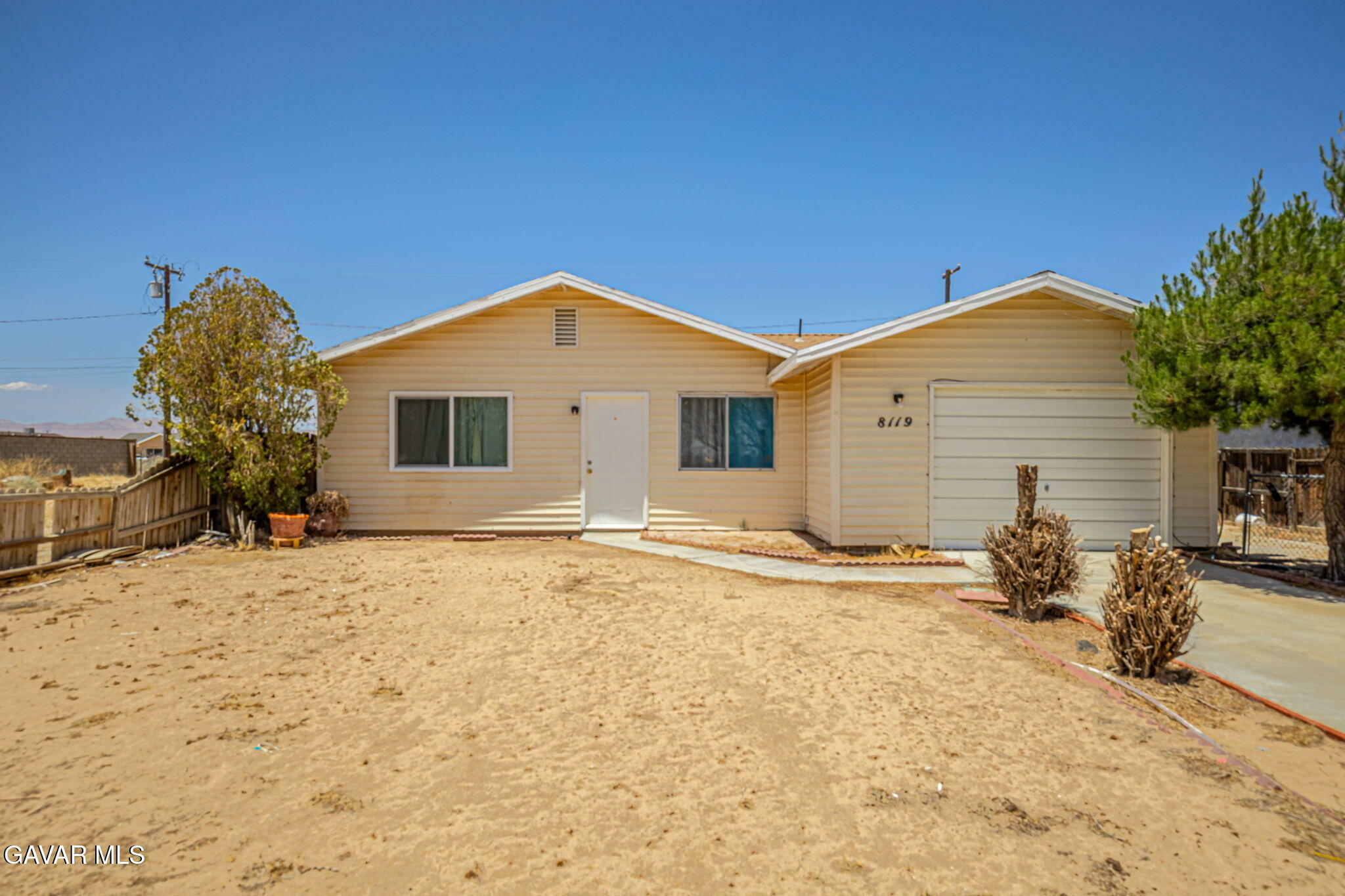 Property Photo: 8119 Walpole Avenue CA 93505