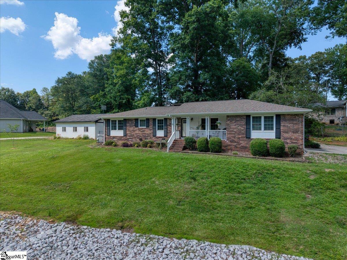 Property Photo: 223 Meadow Lane SC 29642