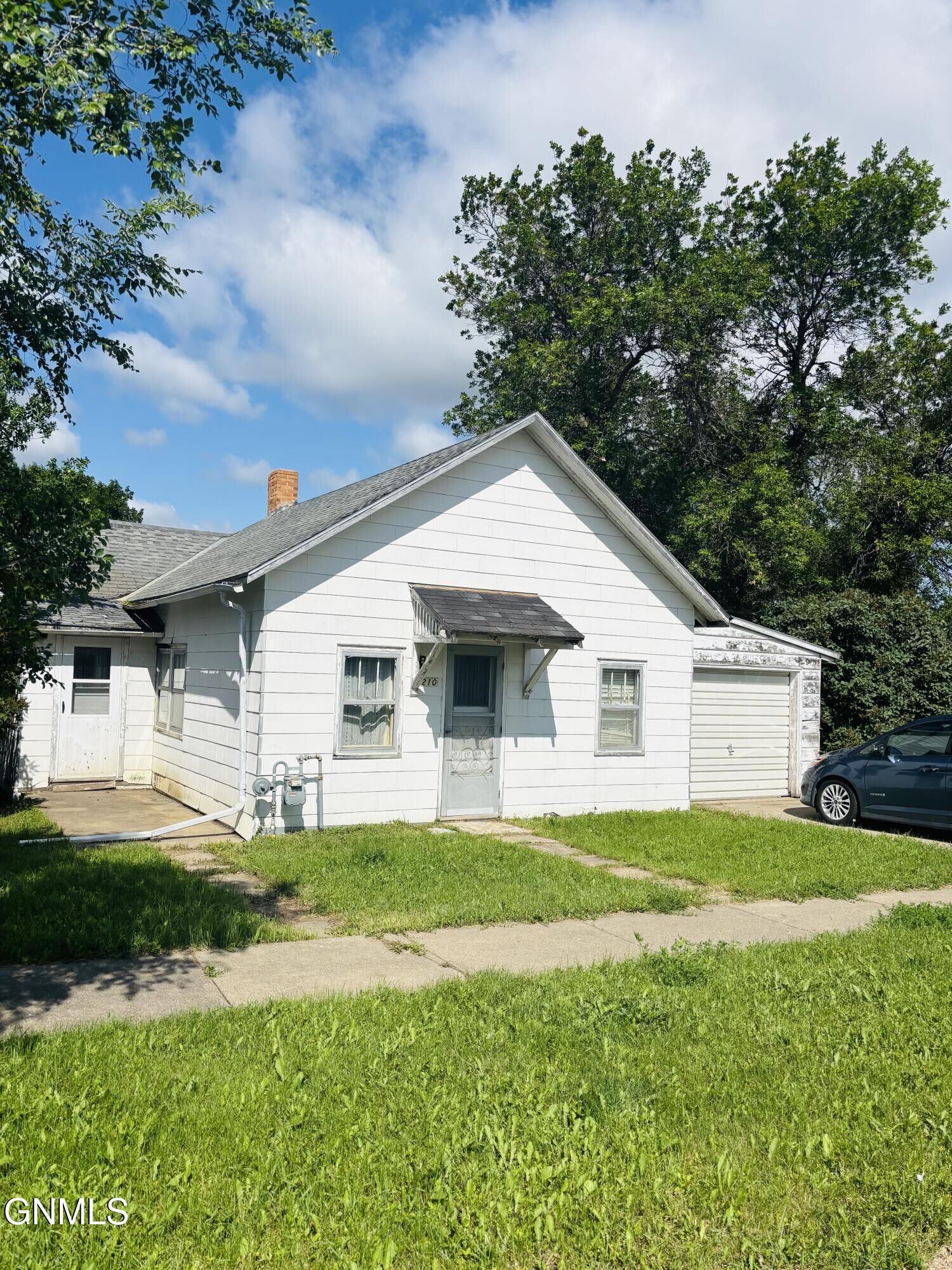Property Photo: 210 7th Street S ND 58563
