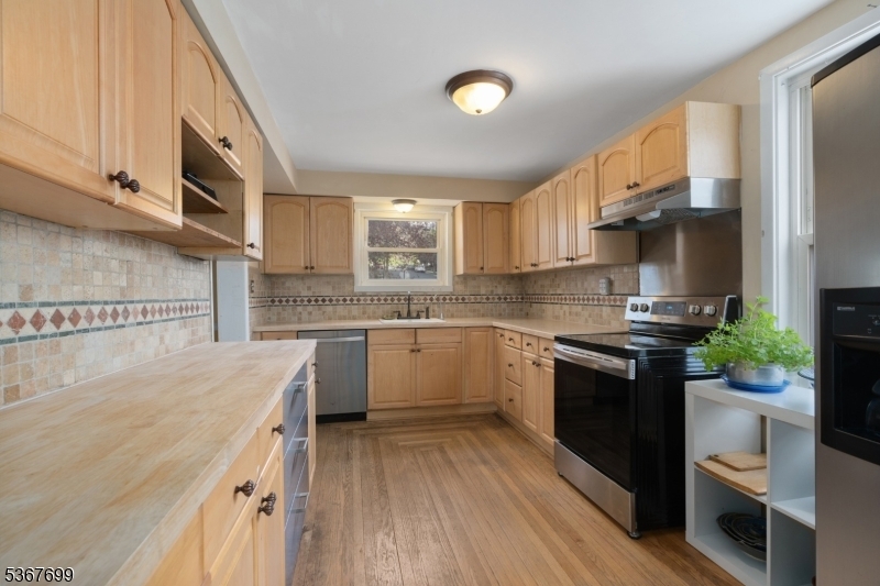 Property Photo:  28 Church Sreet  NJ 08829 