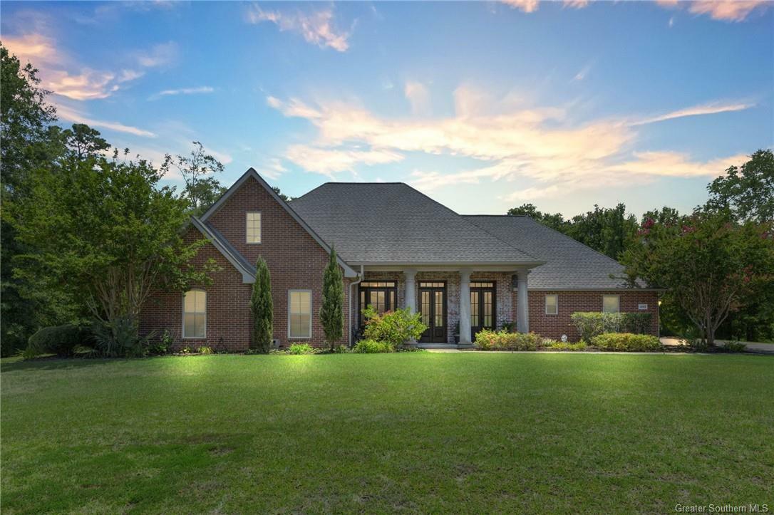 Property Photo: 1663 S Woodland Forest Drive LA 70611