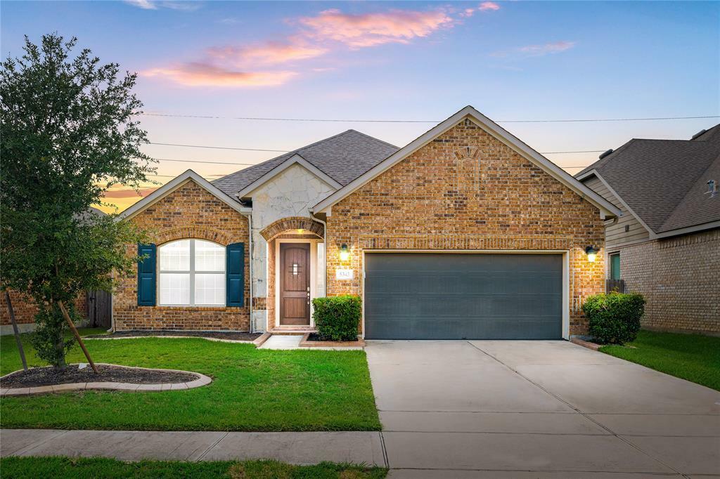 Property Photo: 5343 Baroness Lane TX 77493