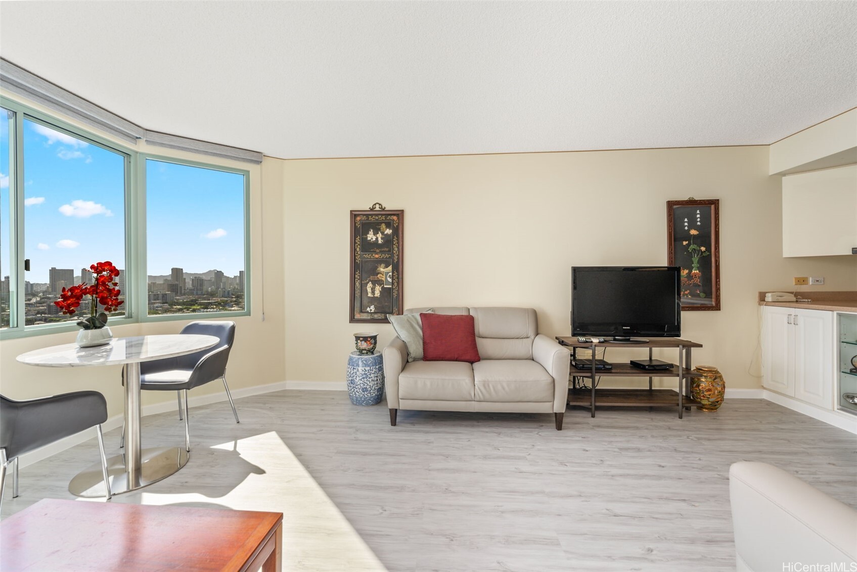 Property Photo: 1314 Kalakaua Avenue 1407 HI 96826
