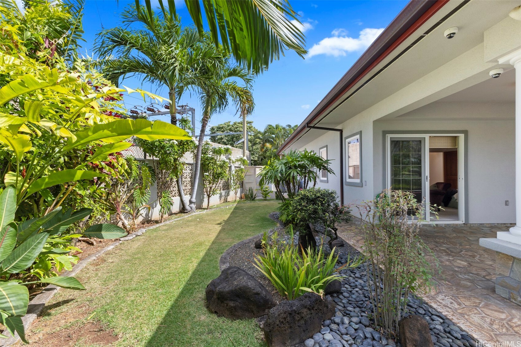 Property Photo: 910 Hunakai Street HI 96816
