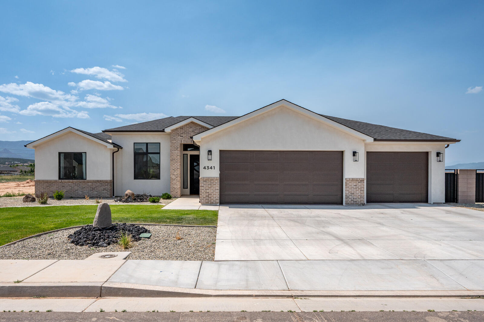 Property Photo:  4341 W 200 N Cir  UT 84720 
