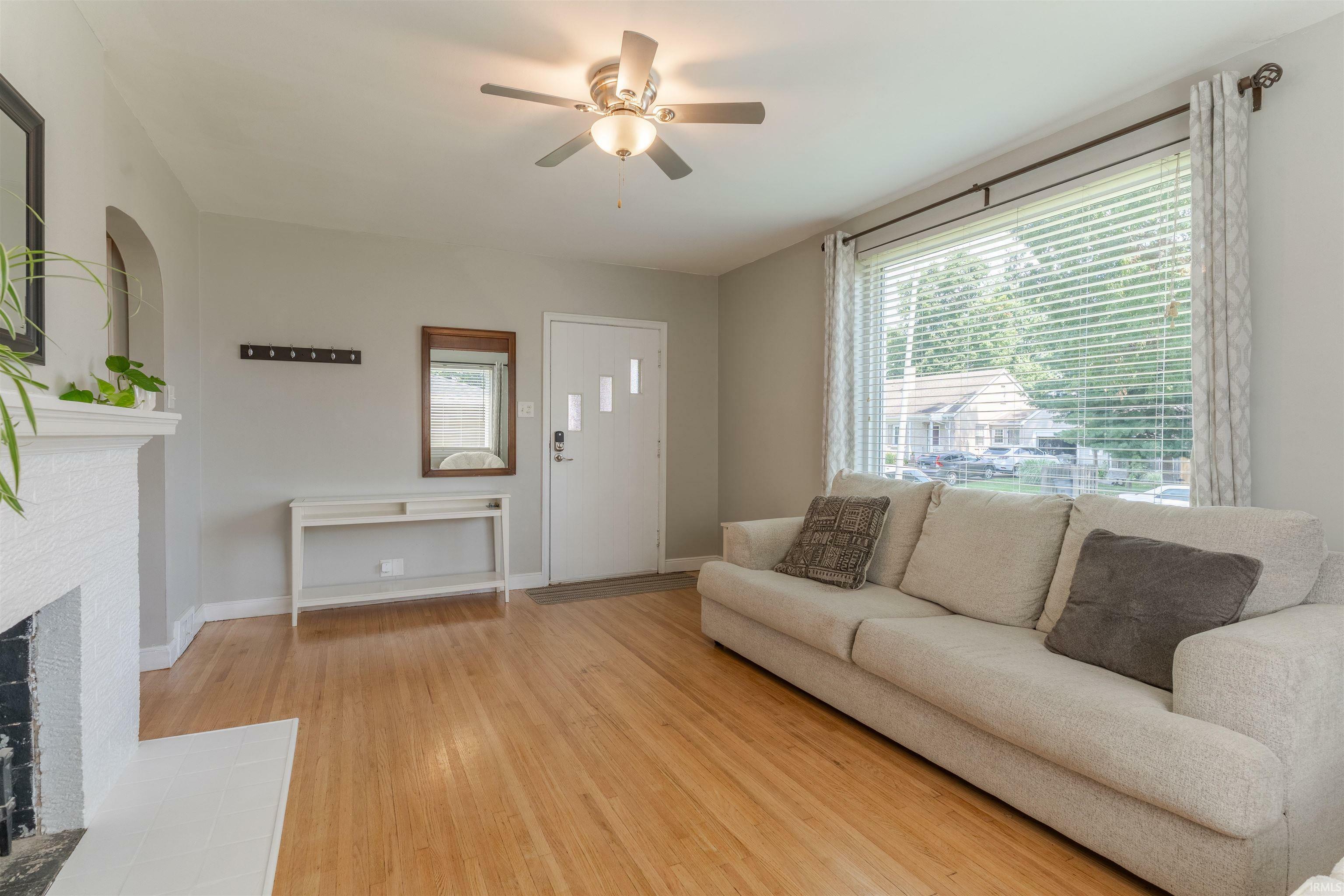 Property Photo: 1705 E Gum Street IN 47714
