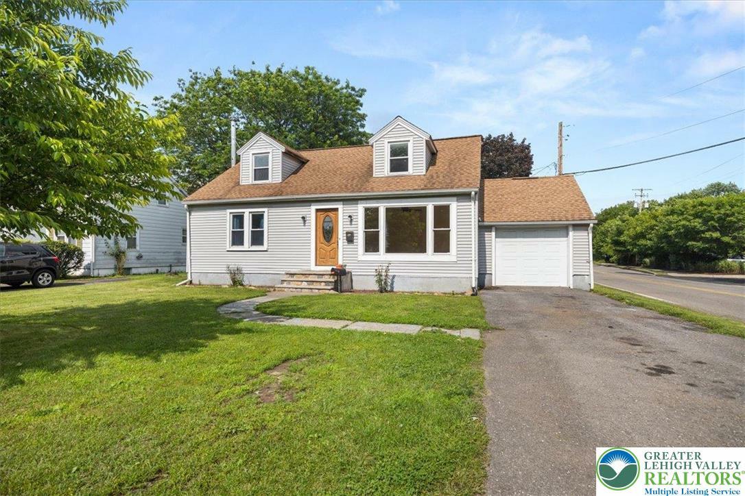 Property Photo: 938 Chipperfield Drive PA 18360