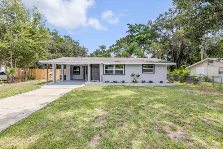 Property Photo: 173 Cedar Avenue FL 32763