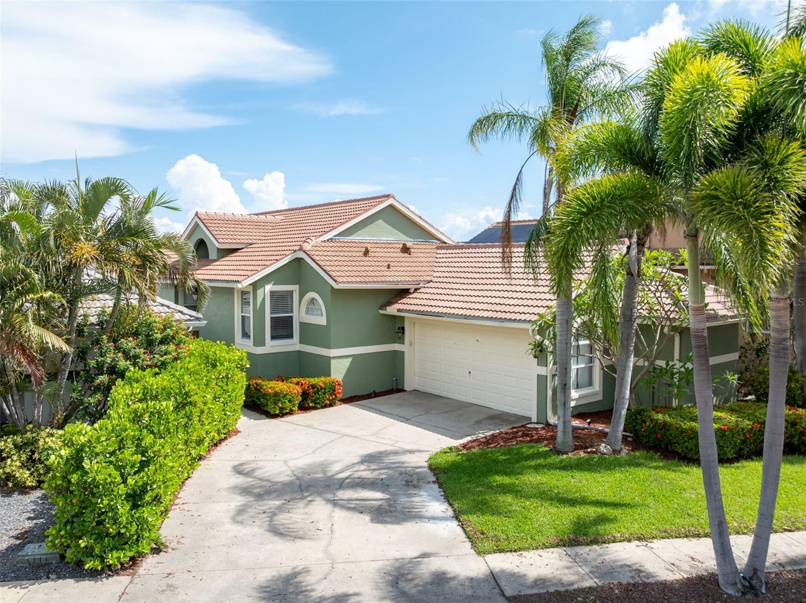 Property Photo: 835 Symphony Isles Boulevard FL 33572