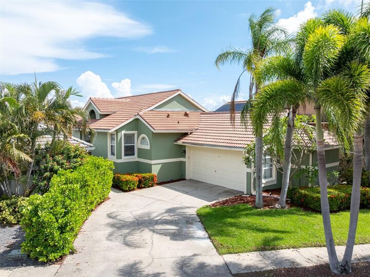 Property Photo: 835 Symphony Isles Boulevard FL 33572