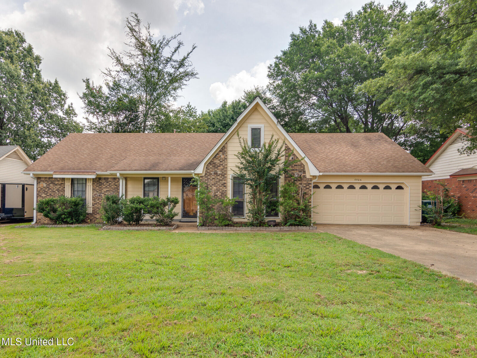 Property Photo: 7506 Greenbrook Parkway MS 38671