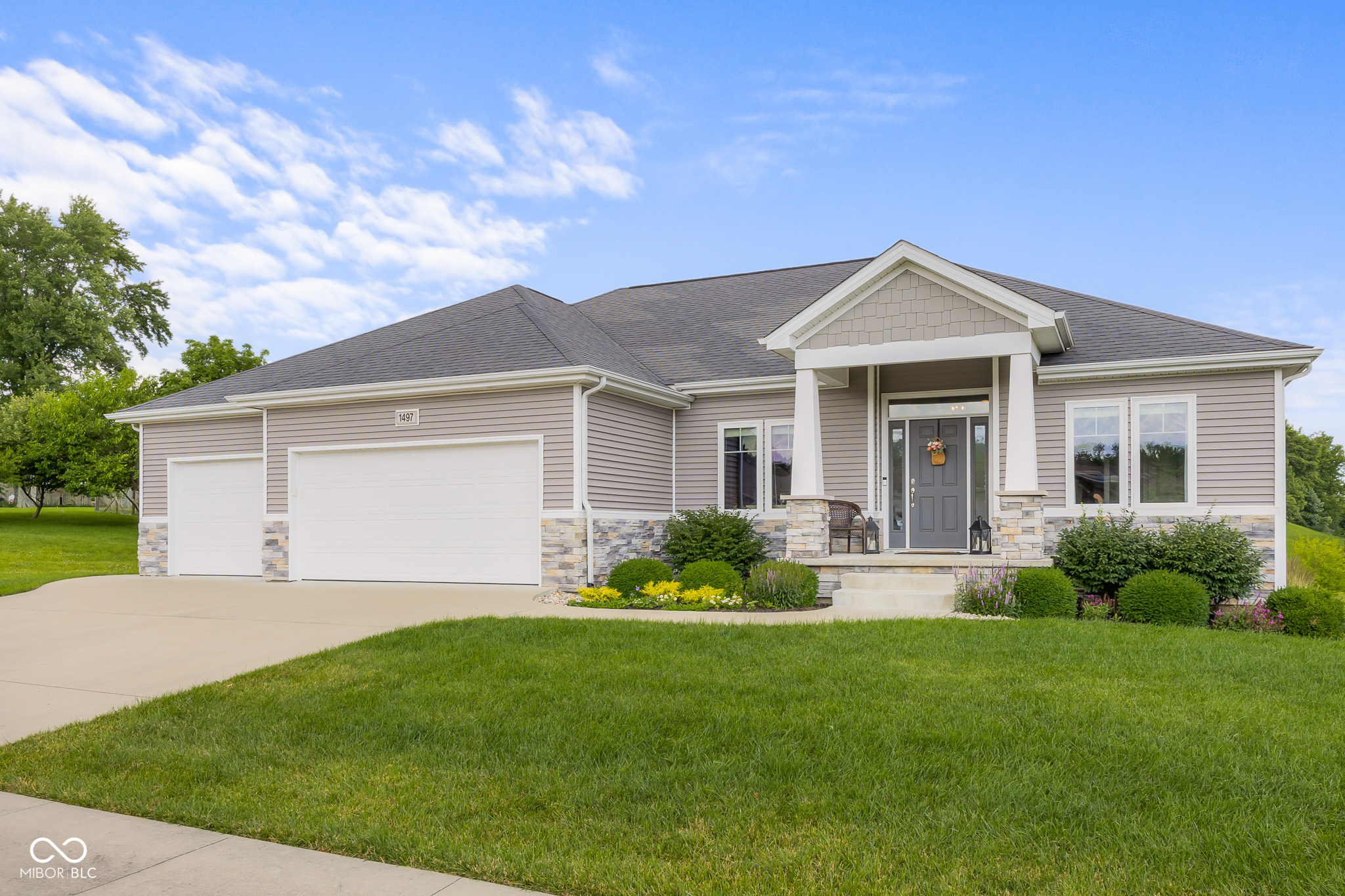 Property Photo: 1497 Maple Ridge Court IN 47201