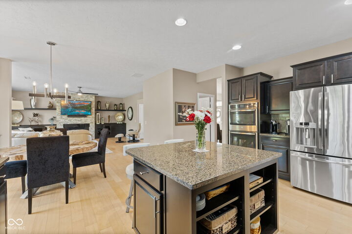 1294 Vista Way  Greenwood IN 46143 photo