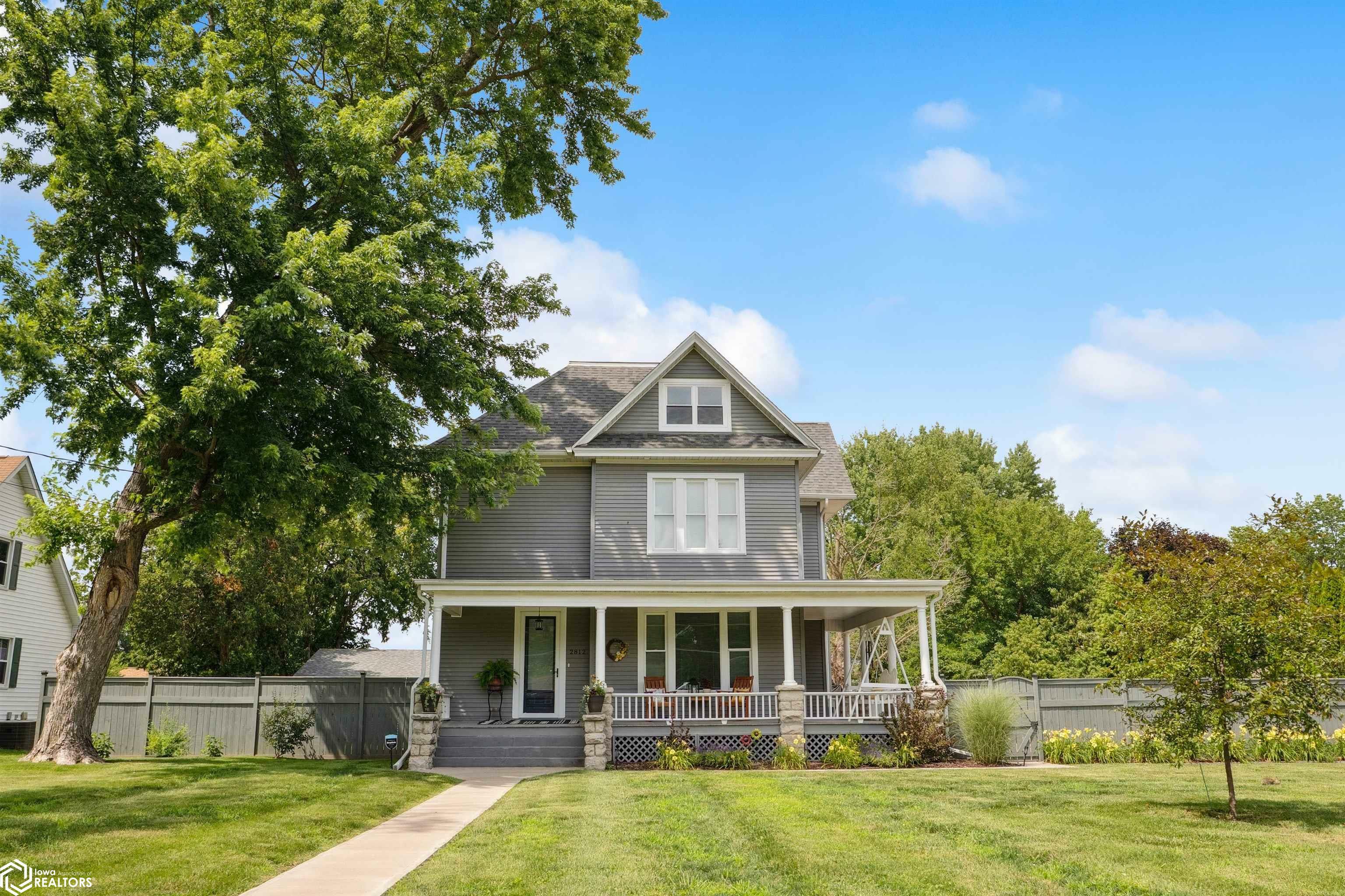 2812 West Avenue  Burlington IA 52601 photo