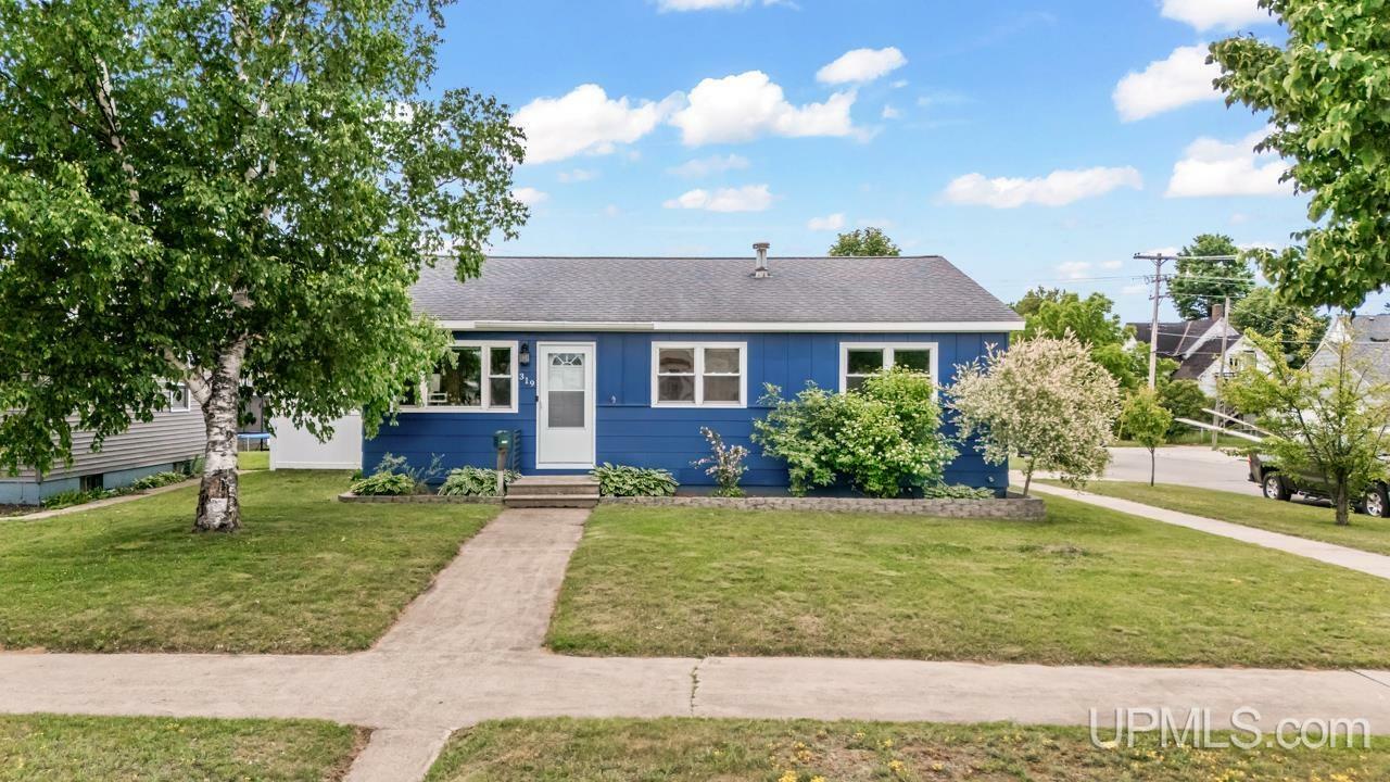 Property Photo:  319 Minnesota Avenue  MI 49837 