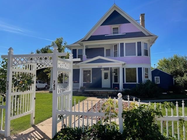 735 N 8th Street  Spearfish SD 57783 photo