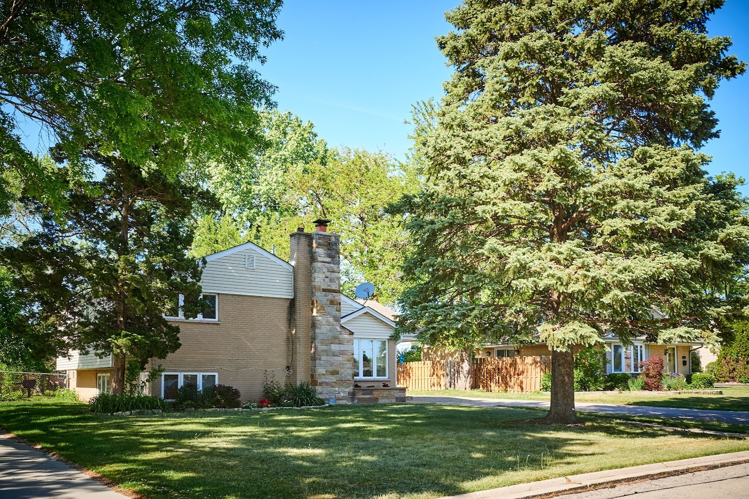 Property Photo: 8418 W Crain Street IL 60714