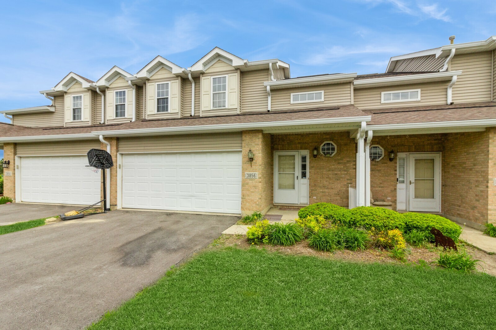 Property Photo: 3856 Pathfinder Lane IL 60435