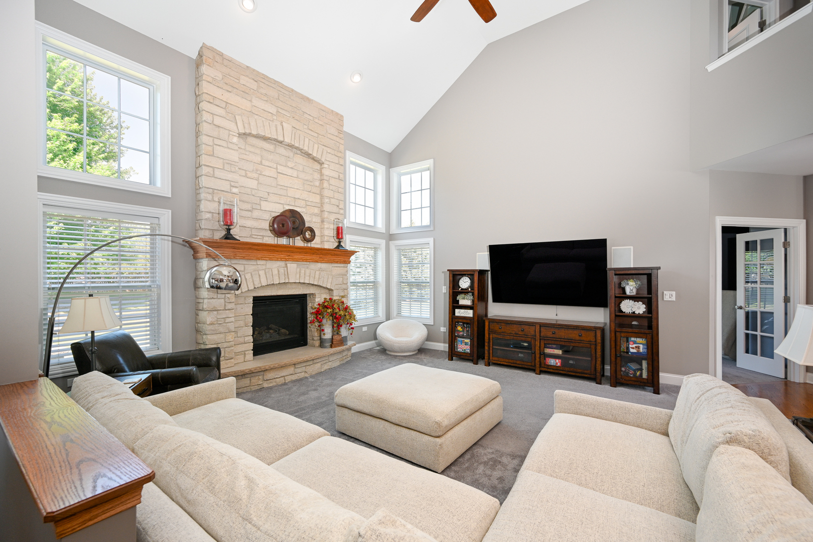 Property Photo:  469 Bloomfield Circle W  IL 60543 
