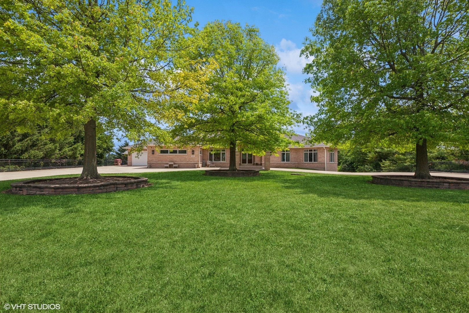 Property Photo: 26 Red Hawk Drive IL 60543