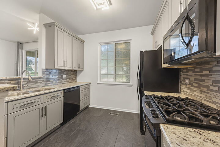 Property Photo:  135 Azalea Circle  IL 60446 