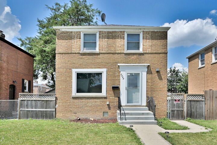 Property Photo: 1012 Marshall Avenue IL 60104