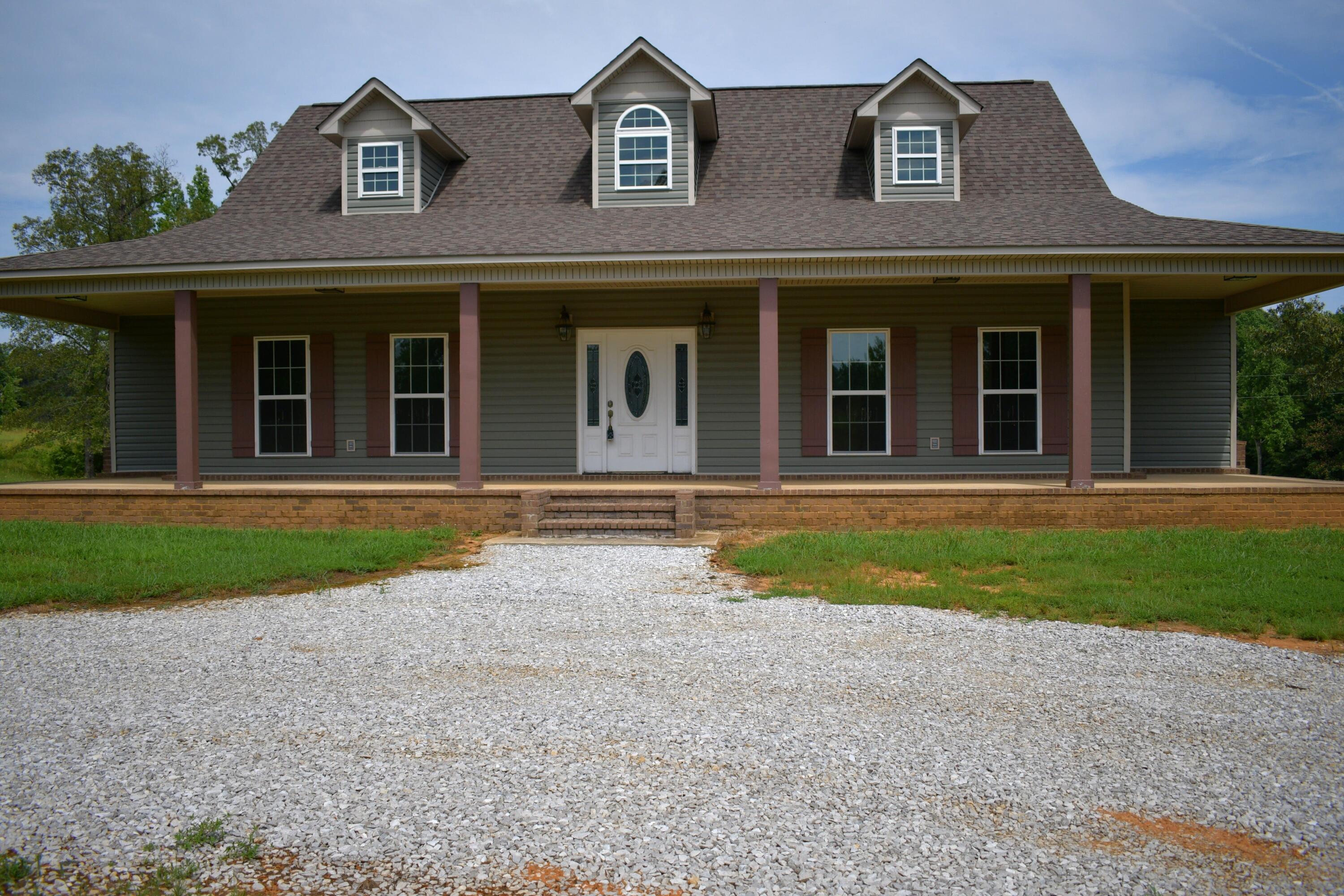 Property Photo: 1002 Robins Lane MS 38826
