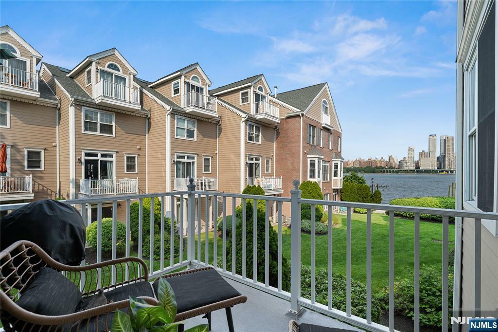 449 Albany Court  West New York NJ 07093 photo