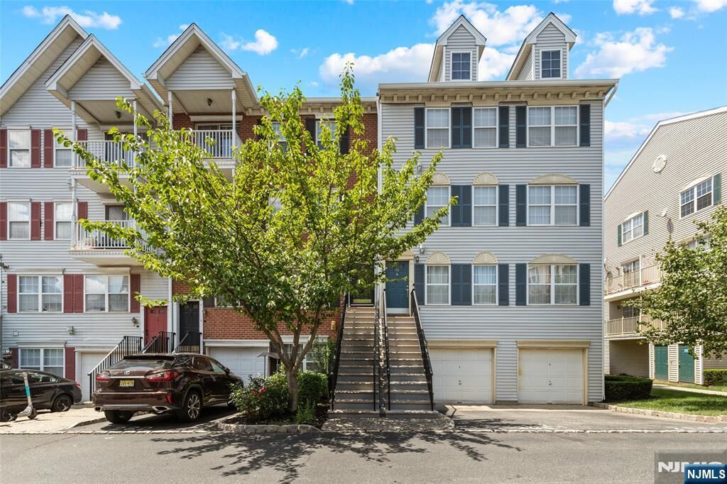 Property Photo:  53 Marrow Street 2605  NJ 07103 