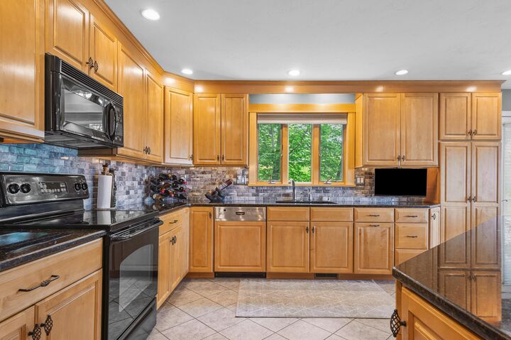 Property Photo: 53 Ammonoosuc Drive NH 03812