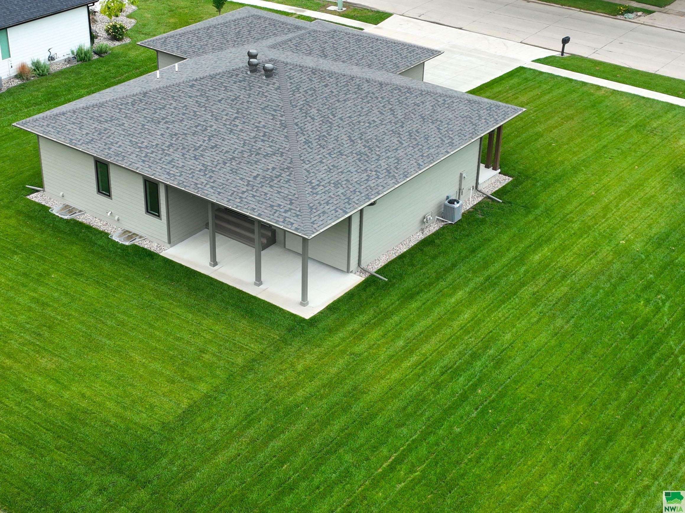 Property Photo: 601 Topaz Dr IA 51054