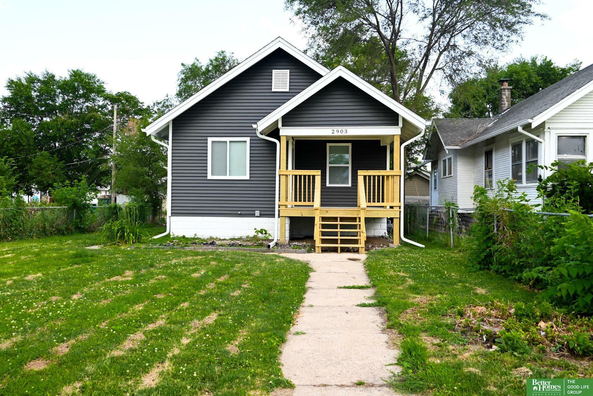Property Photo: 2903 Fort Street NE 68111