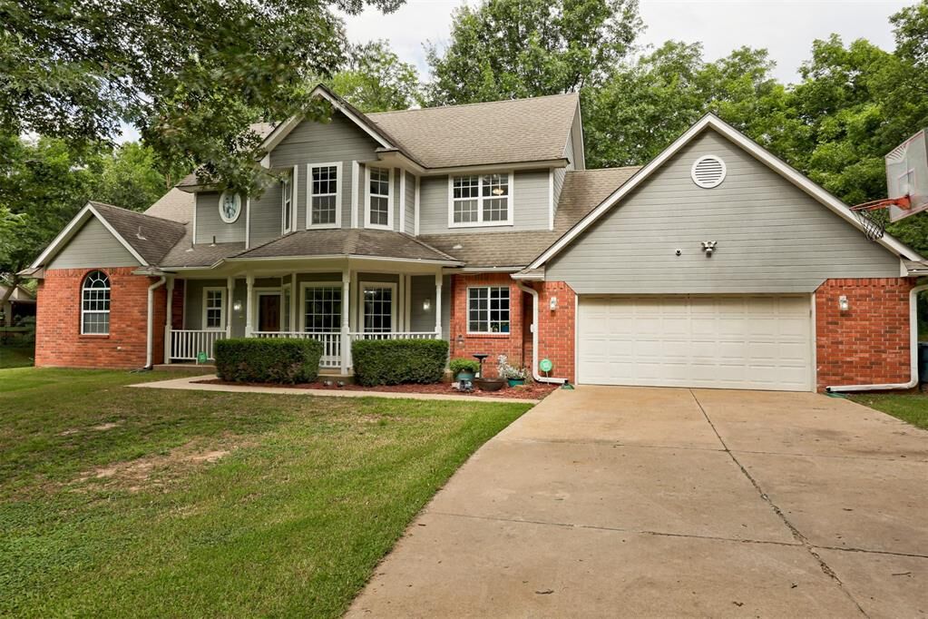 Property Photo: 1800 N Elm Avenue OK 74804