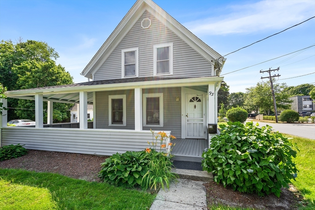 Property Photo:  93 Sea St  MA 02601 
