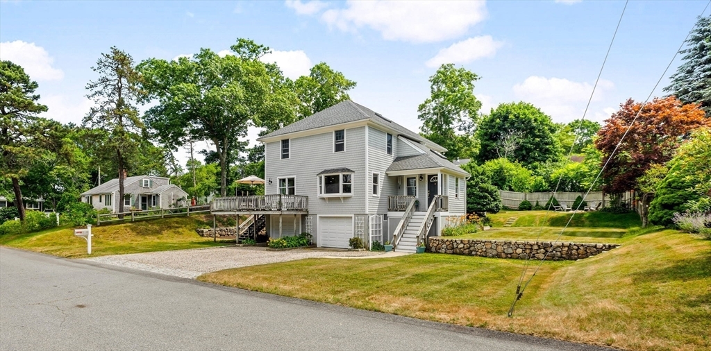 37 Berkeley Dr  Falmouth MA 02536 photo