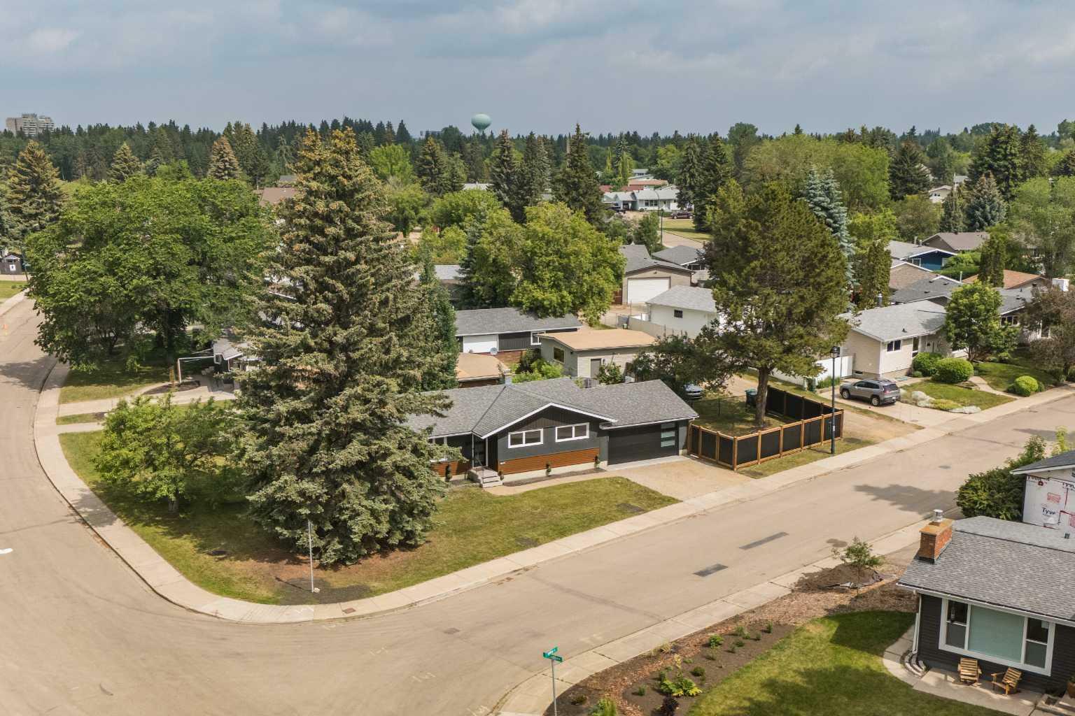 Photo de la propriété: 73 Selkirk Boulevard AB T4N 0G5